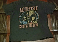 Motley Crue world tour 1983 shout at the devil retro T-Shirt Men's Large - has a hole